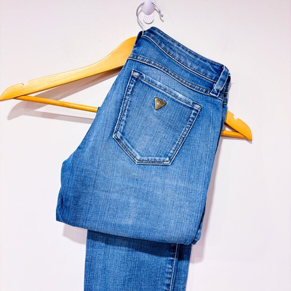 GUESS Brittney Light Wash Low-Rise Skinny Jeans | Size 26* - Picture 9 of 11